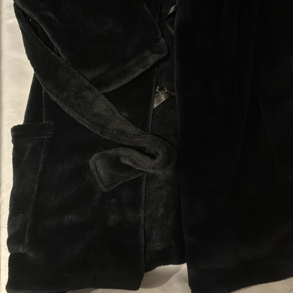 New Victoria's Secret PINK Robe Plush Black Logo NWT Great for college dorm - Picture 7 of 8